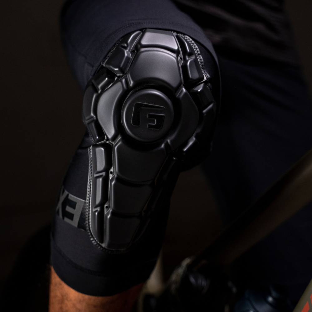 G-Form Pro-X3 Knee Guards, matte black, S